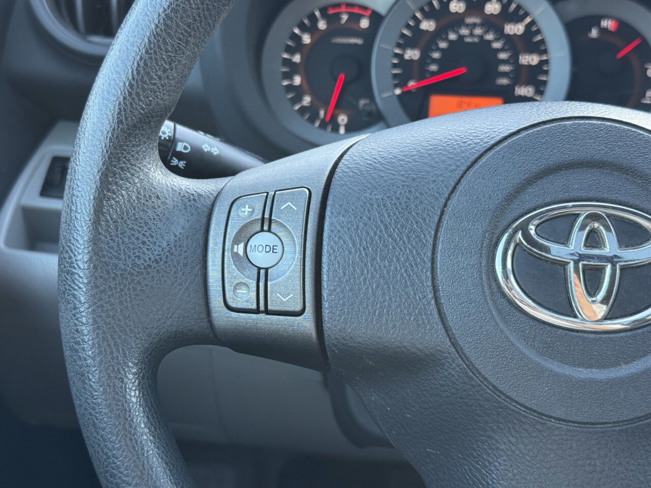 2011 Toyota RAV4 4X4 ONLY 64K MILES   - Photo 22 - Portland, OR 97211
