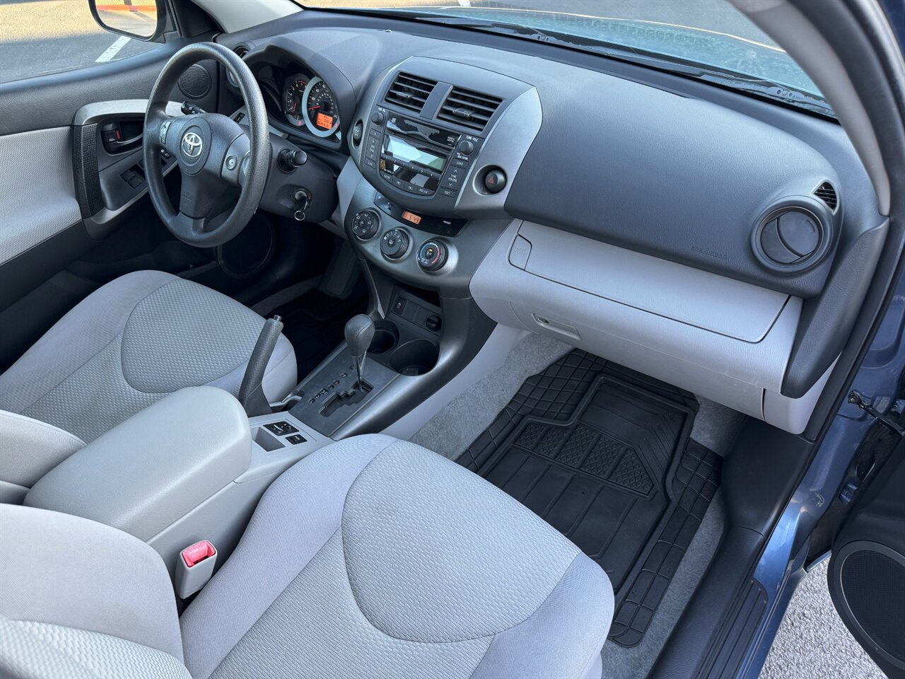 2011 Toyota RAV4 4X4 ONLY 64K MILES   - Photo 16 - Portland, OR 97211