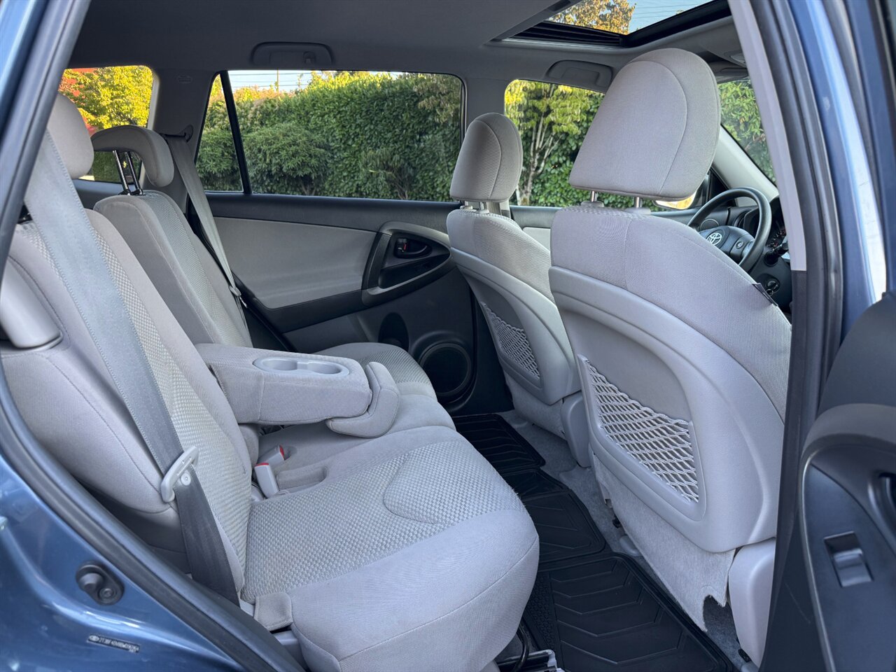 2011 Toyota RAV4 4X4 ONLY 64K MILES   - Photo 15 - Portland, OR 97211