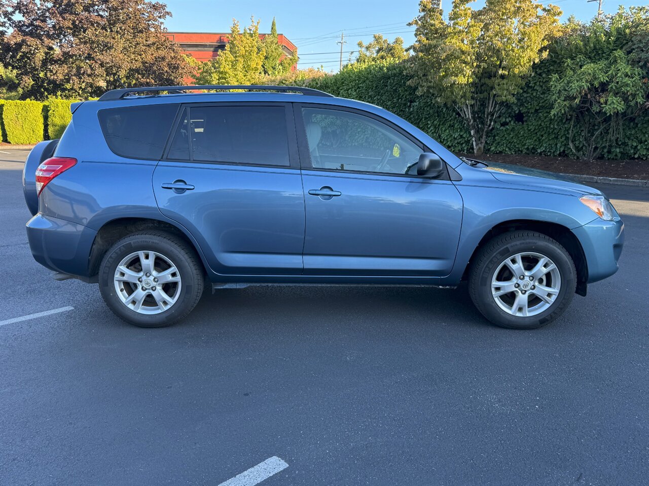 2011 Toyota RAV4 4X4 ONLY 64K MILES   - Photo 7 - Portland, OR 97211