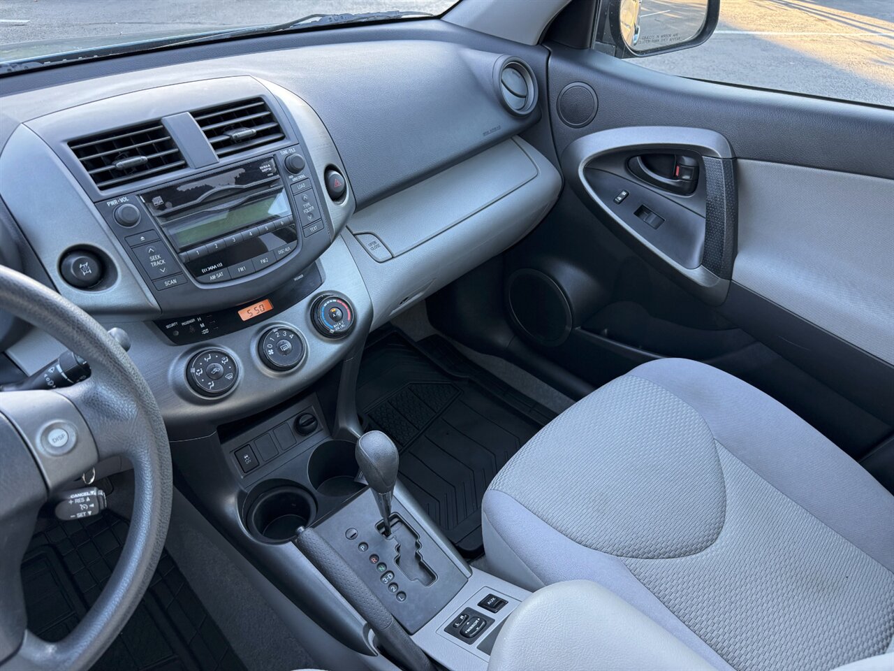 2011 Toyota RAV4 4X4 ONLY 64K MILES   - Photo 24 - Portland, OR 97211