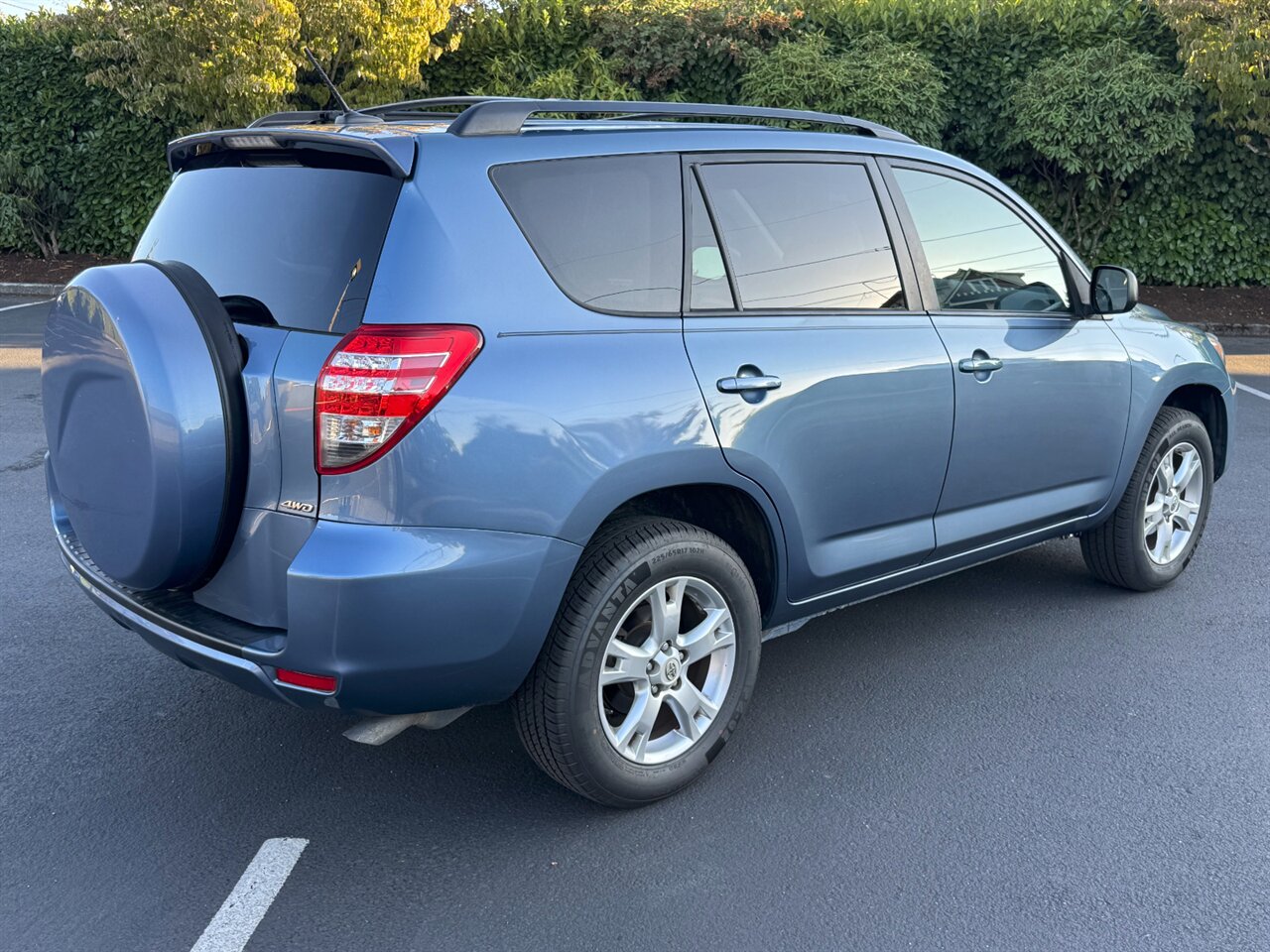 2011 Toyota RAV4 4X4 ONLY 64K MILES   - Photo 8 - Portland, OR 97211