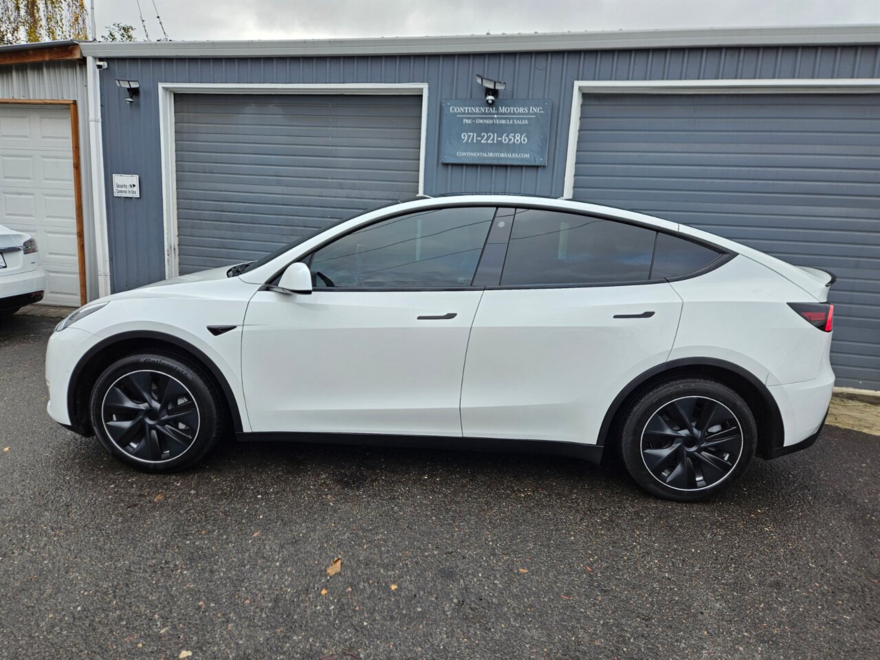 2021 Tesla Model Y Long Range Dual Motor - Photo 3 - Portland, OR 97211