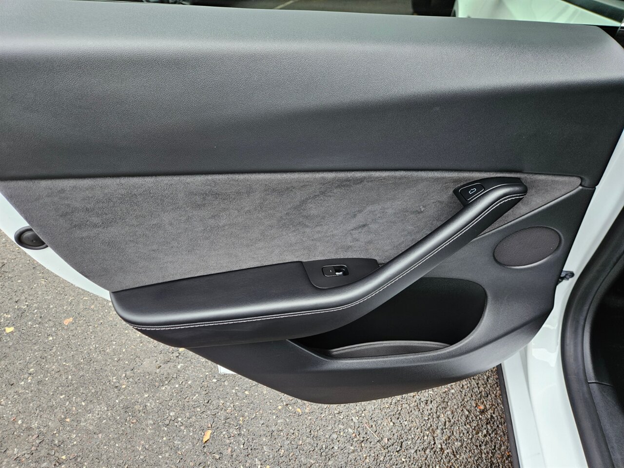 2021 Tesla Model Y Long Range Dual Motor - Photo 16 - Portland, OR 97211