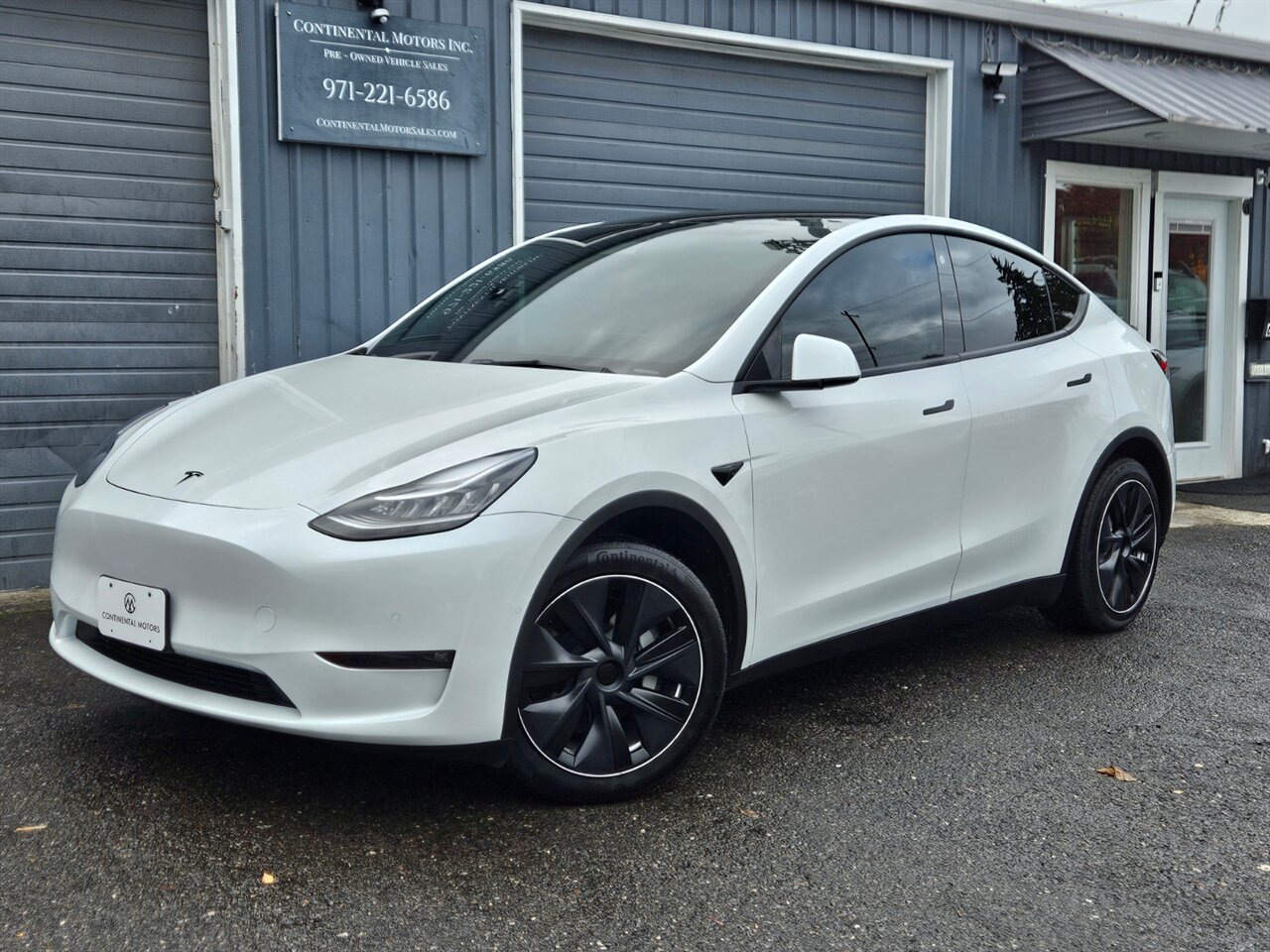 2021 Tesla Model Y Long Range Dual Motor - Photo 1 - Portland, OR 97211