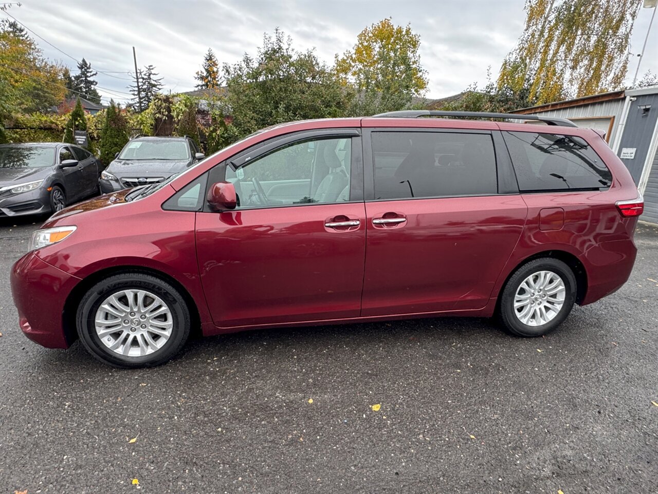 2016 Toyota Sienna XLE 8-Passenger   - Photo 4 - Portland, OR 97211