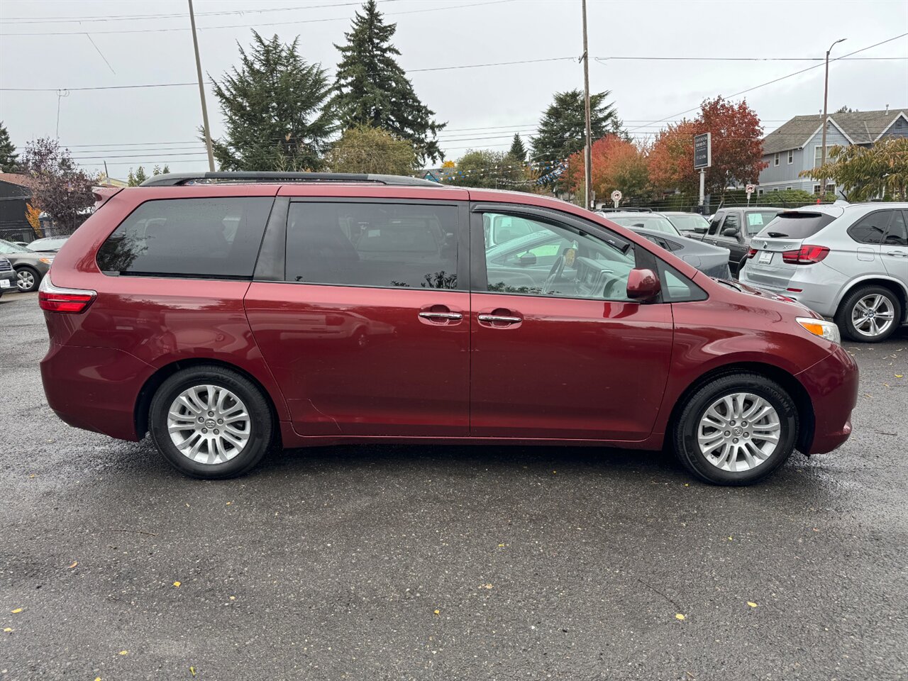 2016 Toyota Sienna XLE 8-Passenger   - Photo 7 - Portland, OR 97211