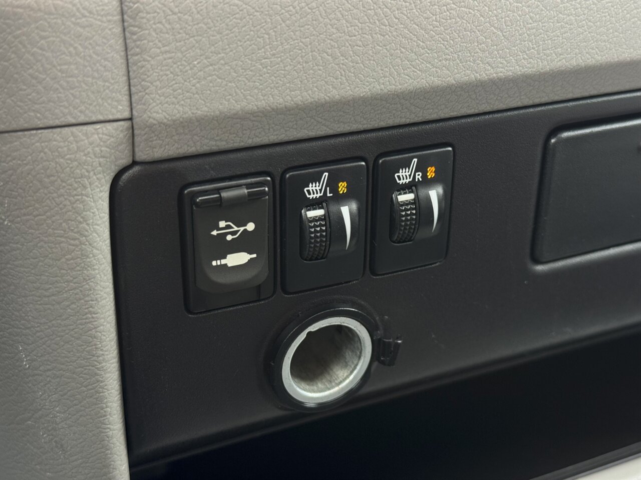 2016 Toyota Sienna XLE 8-Passenger   - Photo 30 - Portland, OR 97211