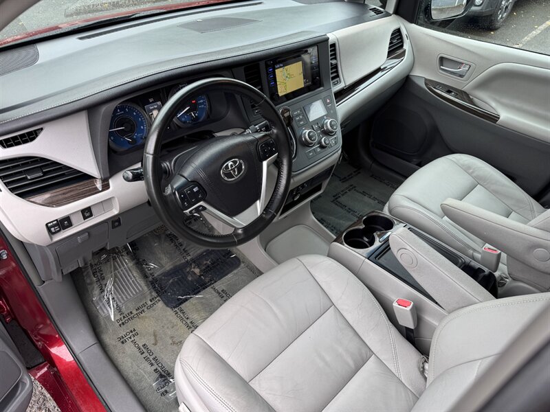 2016 Toyota Sienna XLE 8-Passenger