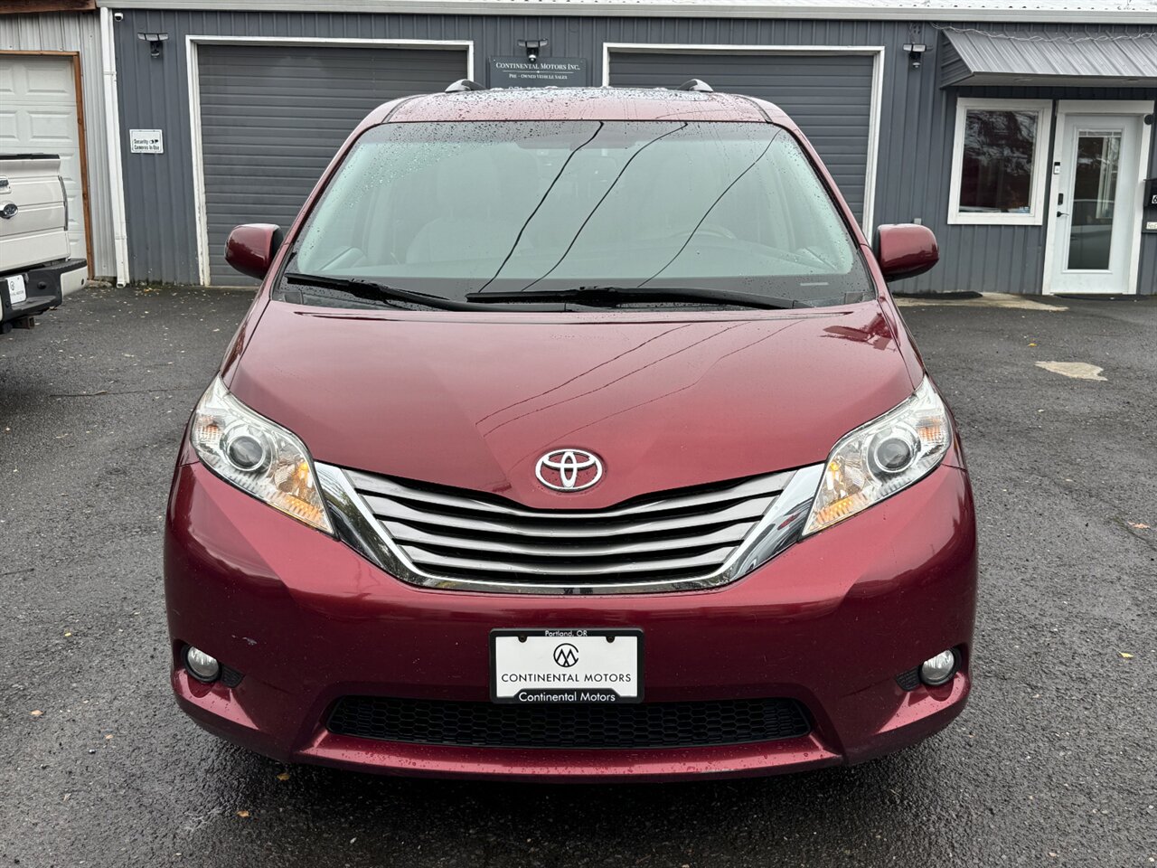 2016 Toyota Sienna XLE 8-Passenger   - Photo 5 - Portland, OR 97211