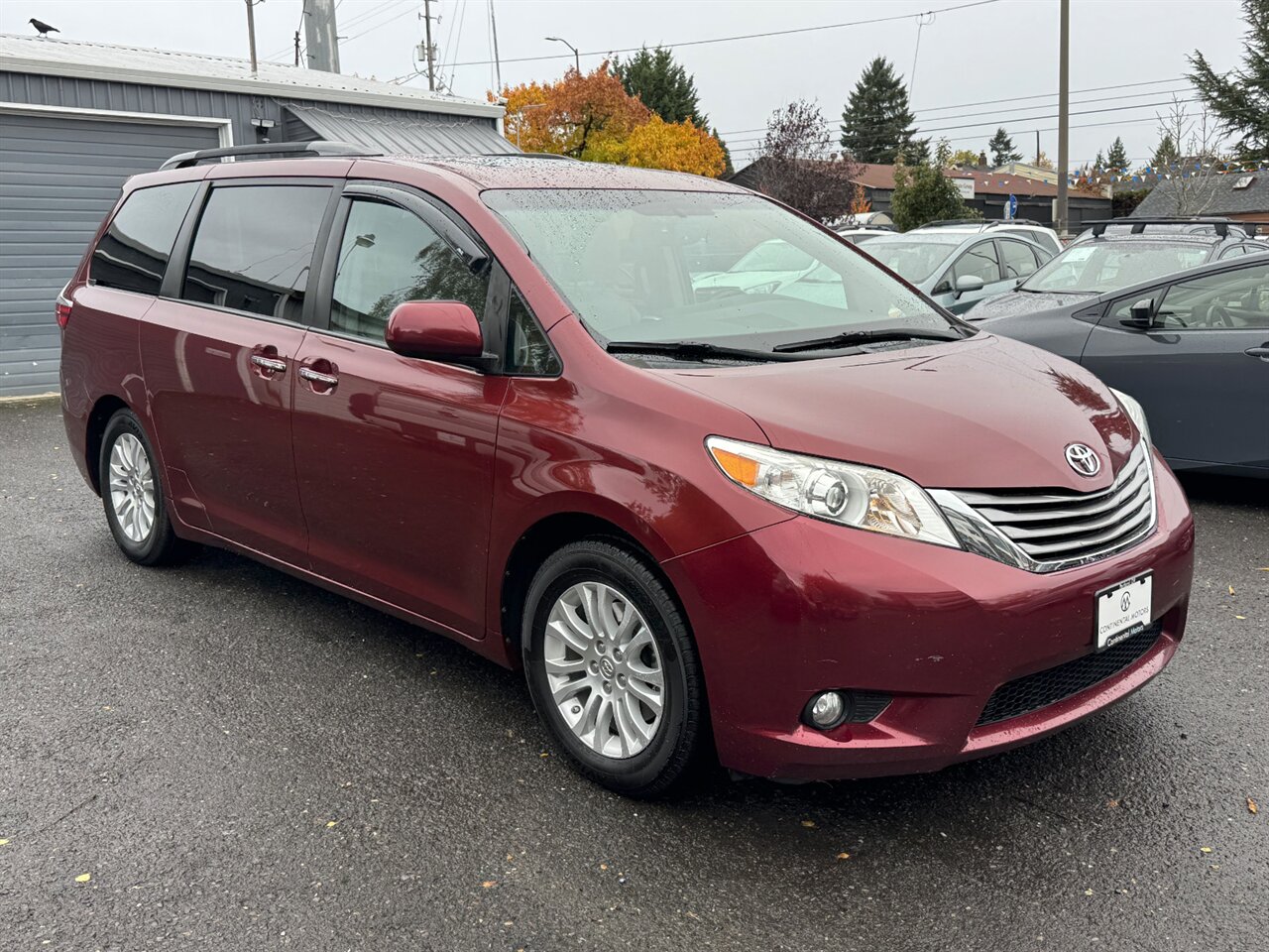 2016 Toyota Sienna XLE 8-Passenger   - Photo 6 - Portland, OR 97211
