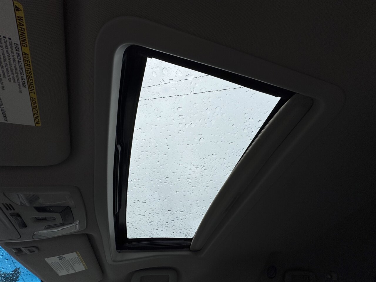 2016 Toyota Sienna XLE 8-Passenger   - Photo 33 - Portland, OR 97211