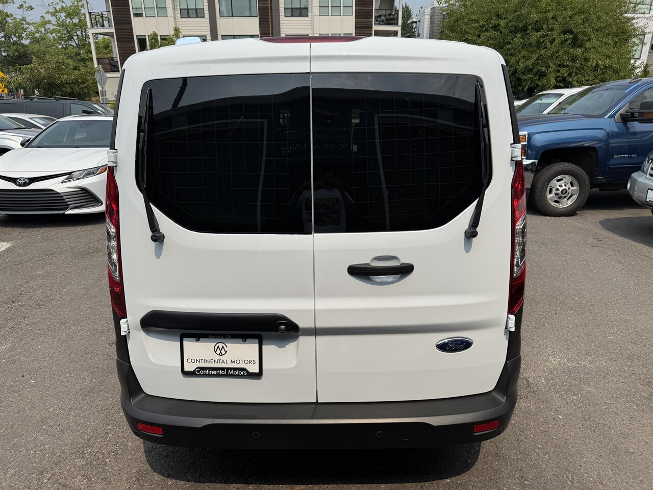 2020 Ford Transit Connect XL - Photo 9 - Portland, OR 97211