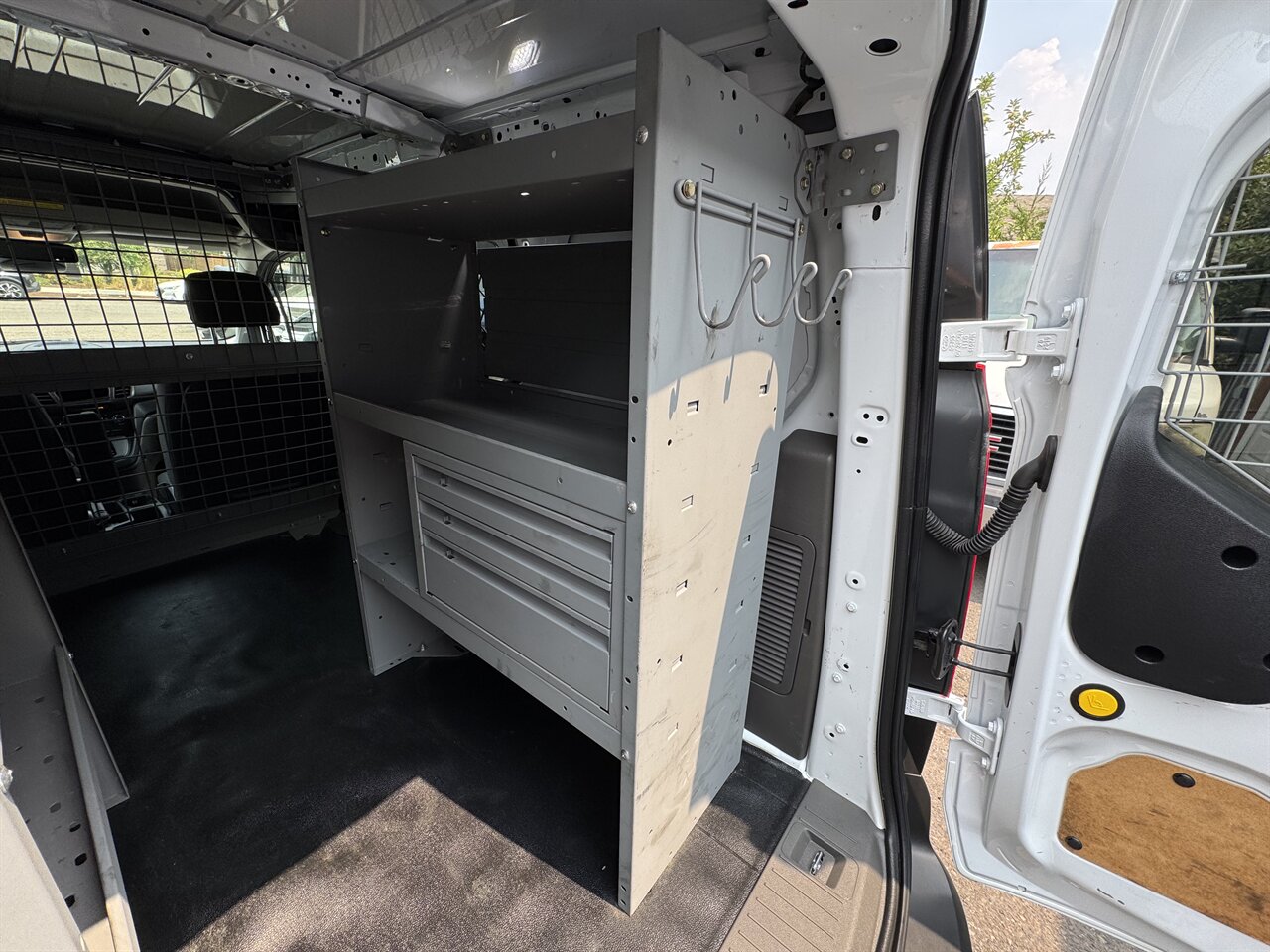 2020 Ford Transit Connect XL - Photo 14 - Portland, OR 97211
