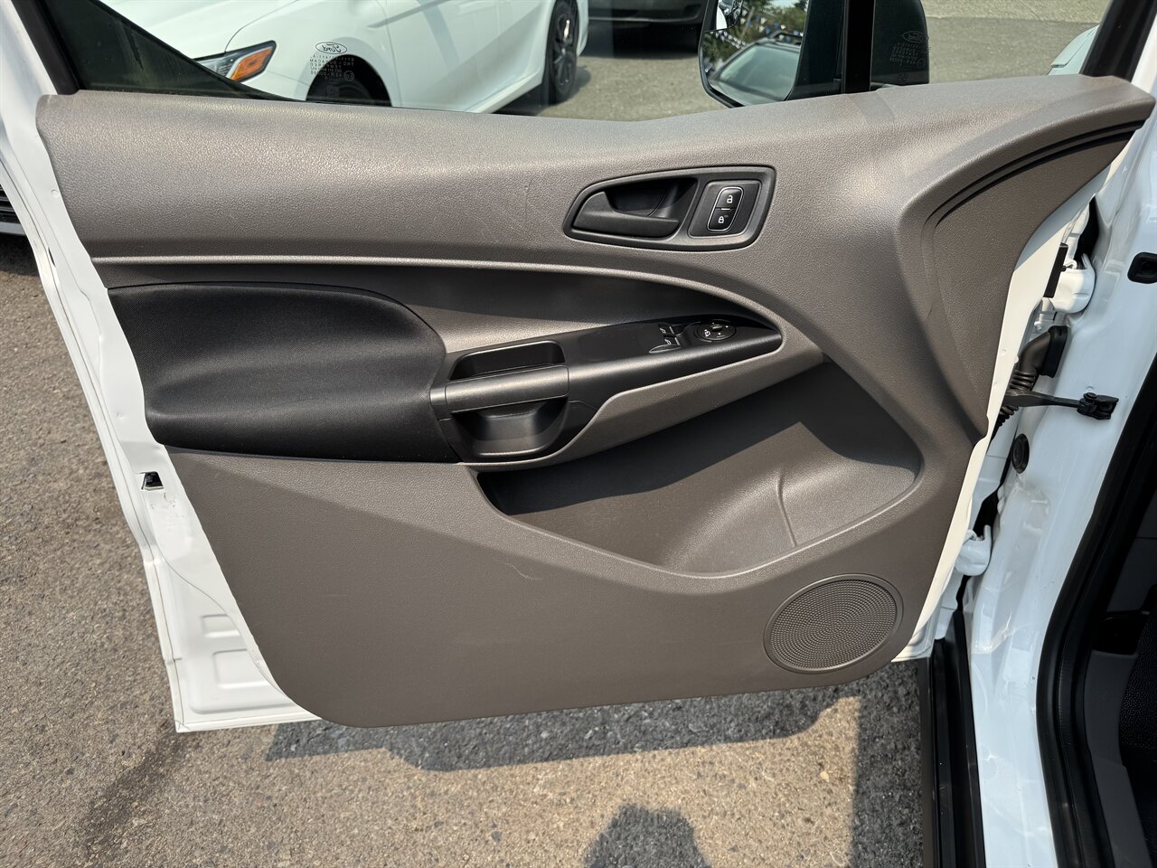 2020 Ford Transit Connect XL - Photo 12 - Portland, OR 97211