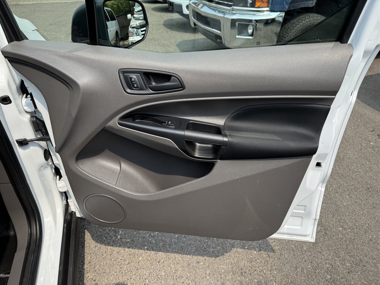 2020 Ford Transit Connect XL - Photo 19 - Portland, OR 97211
