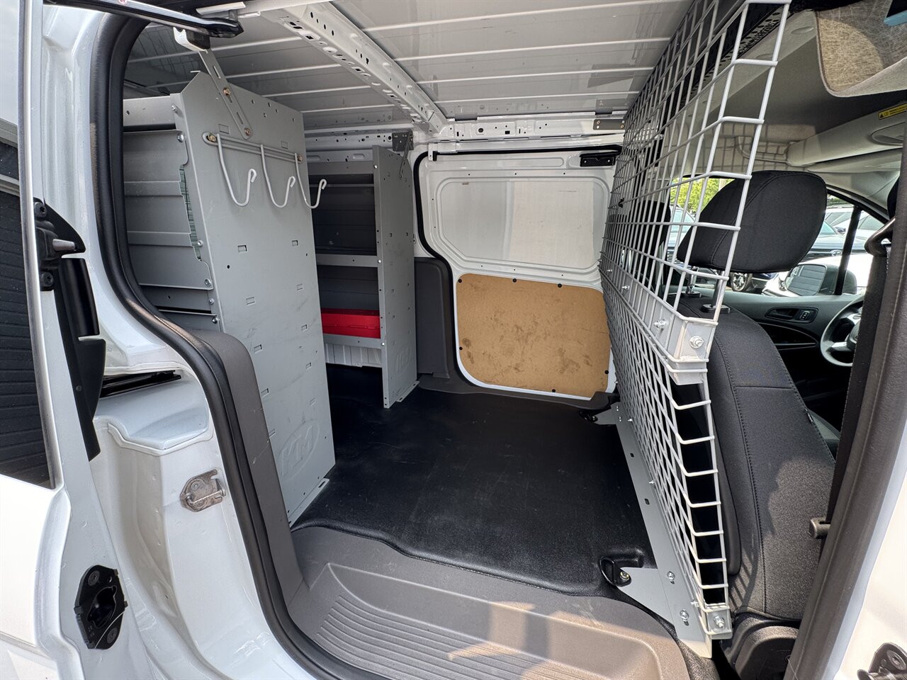 2020 Ford Transit Connect XL - Photo 16 - Portland, OR 97211