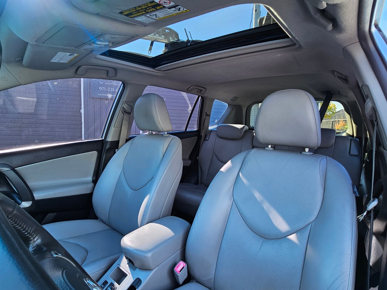 2011 Toyota RAV4 Limited 4WD LEATHER ONLY 75K MILES - Photo 20 - Portland, OR 97211