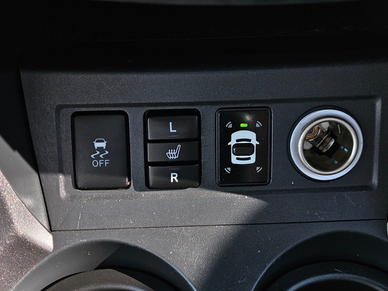 2011 Toyota RAV4 Limited 4WD LEATHER ONLY 75K MILES - Photo 27 - Portland, OR 97211
