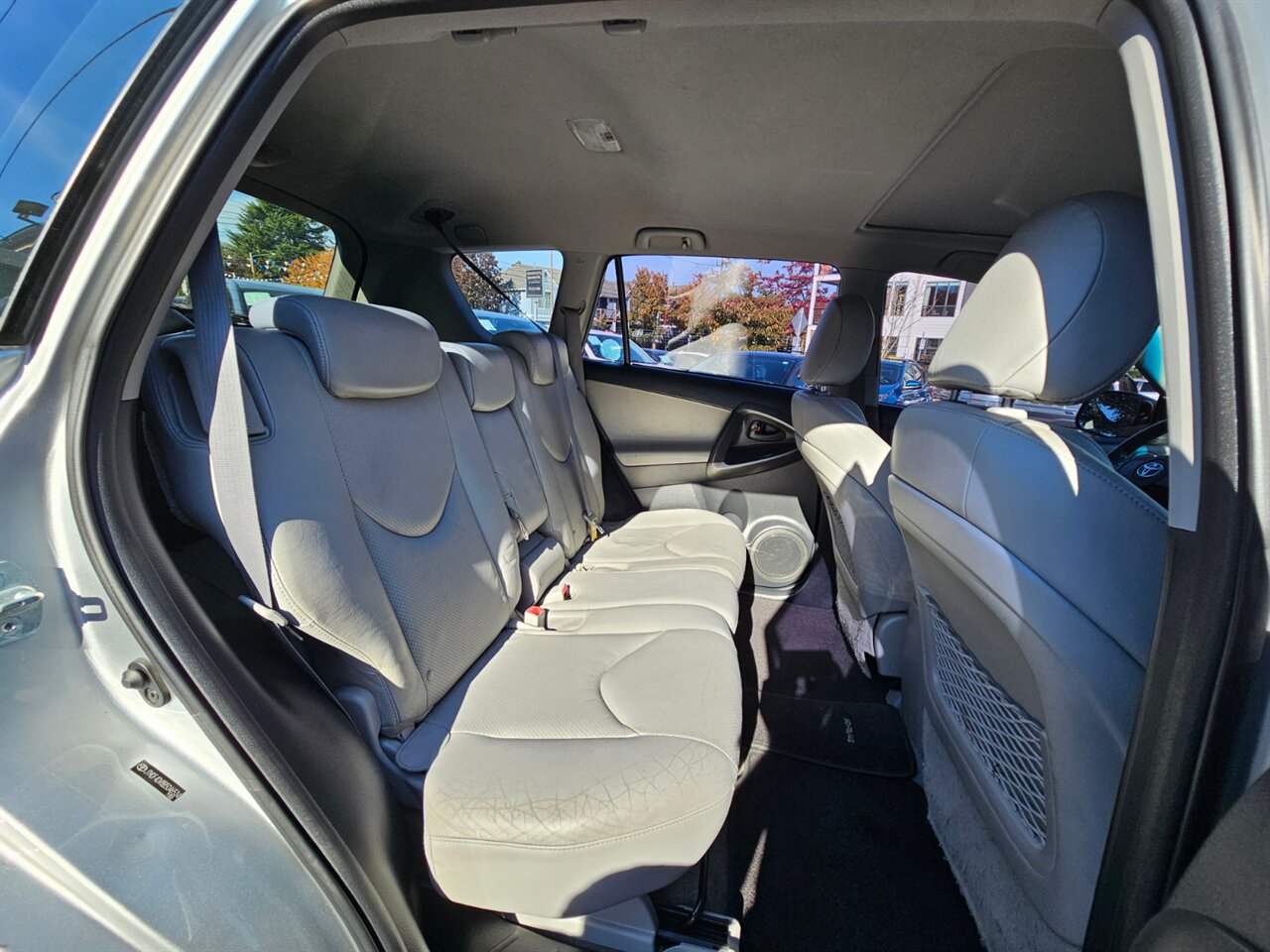 2011 Toyota RAV4 Limited 4WD LEATHER ONLY 75K MILES - Photo 16 - Portland, OR 97211