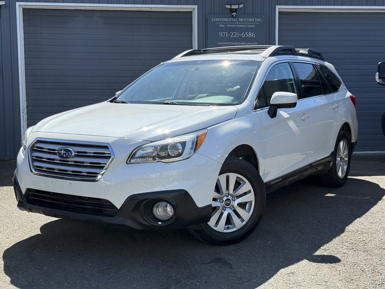 2016 Subaru Outback 2.5i Premium   - Photo 1 - Portland, OR 97211