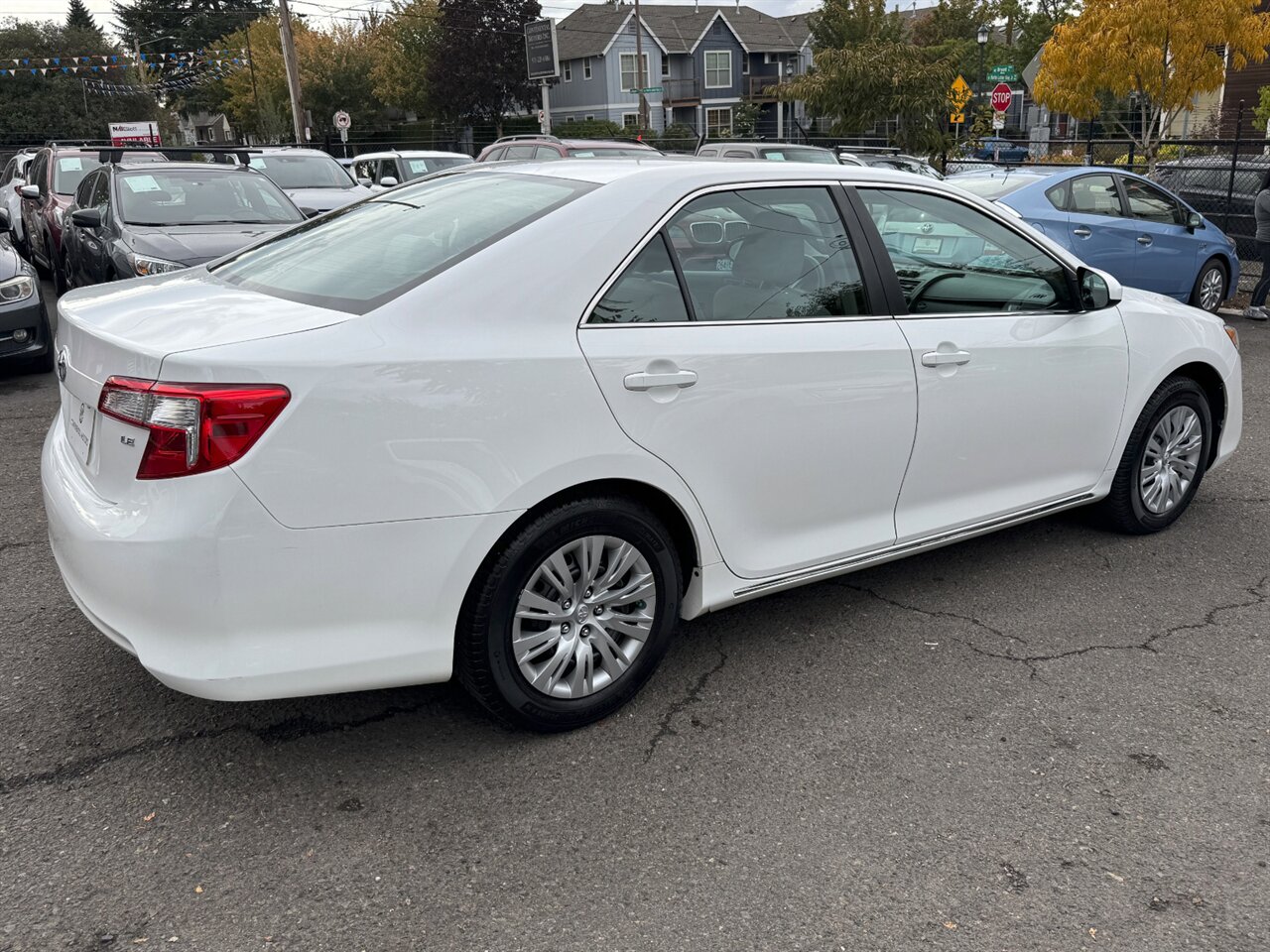 2014 Toyota Camry LE ONLY 58K MILES - 1 OWNER - Photo 10 - Portland, OR 97211
