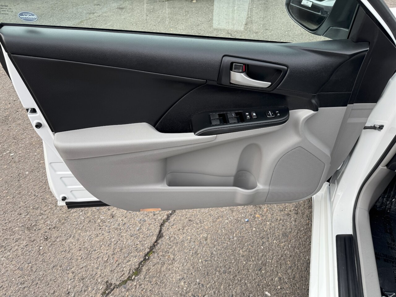 2014 Toyota Camry LE ONLY 58K MILES - 1 OWNER - Photo 14 - Portland, OR 97211