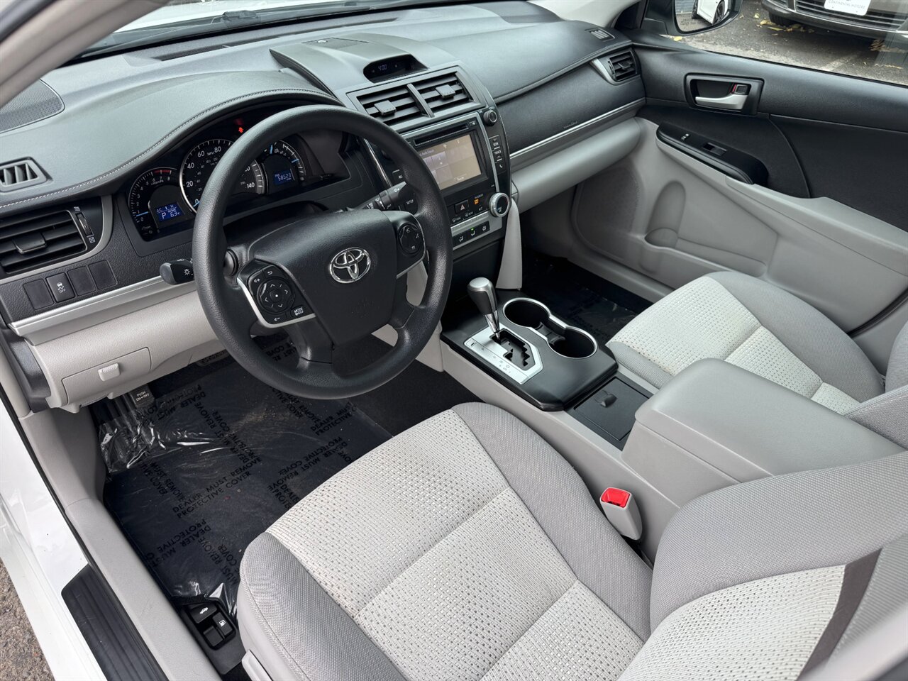 2014 Toyota Camry LE ONLY 58K MILES - 1 OWNER - Photo 2 - Portland, OR 97211