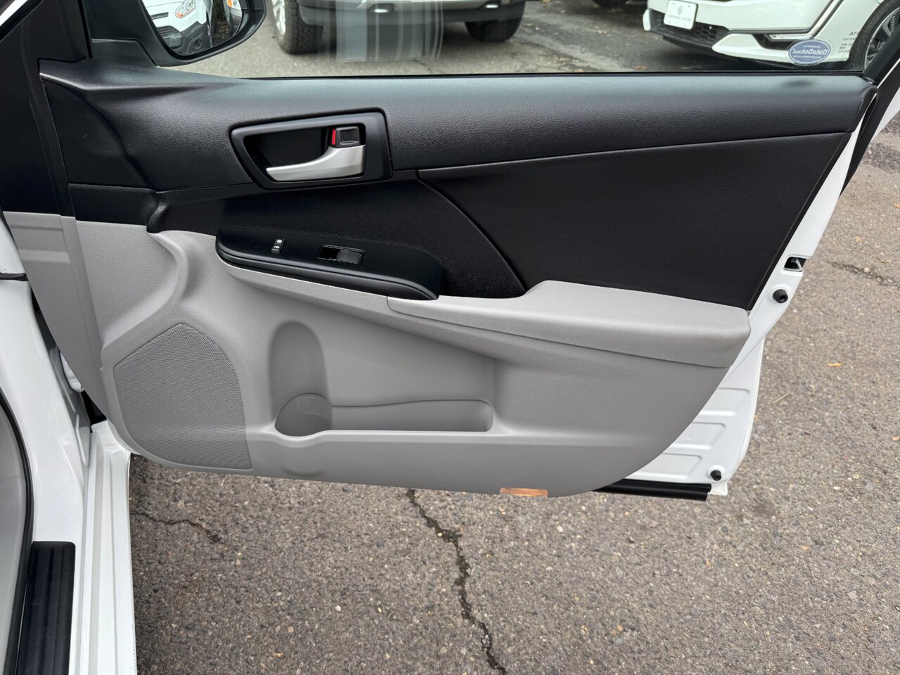 2014 Toyota Camry LE ONLY 58K MILES - 1 OWNER - Photo 21 - Portland, OR 97211