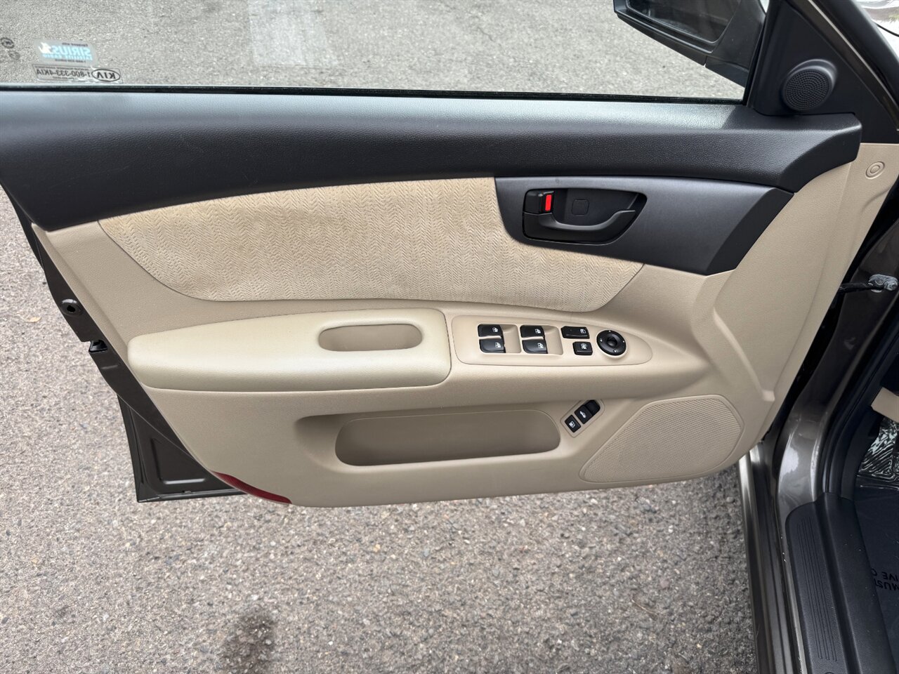 2010 Kia Optima LX ONLY 114K MILES - Photo 12 - Portland, OR 97211