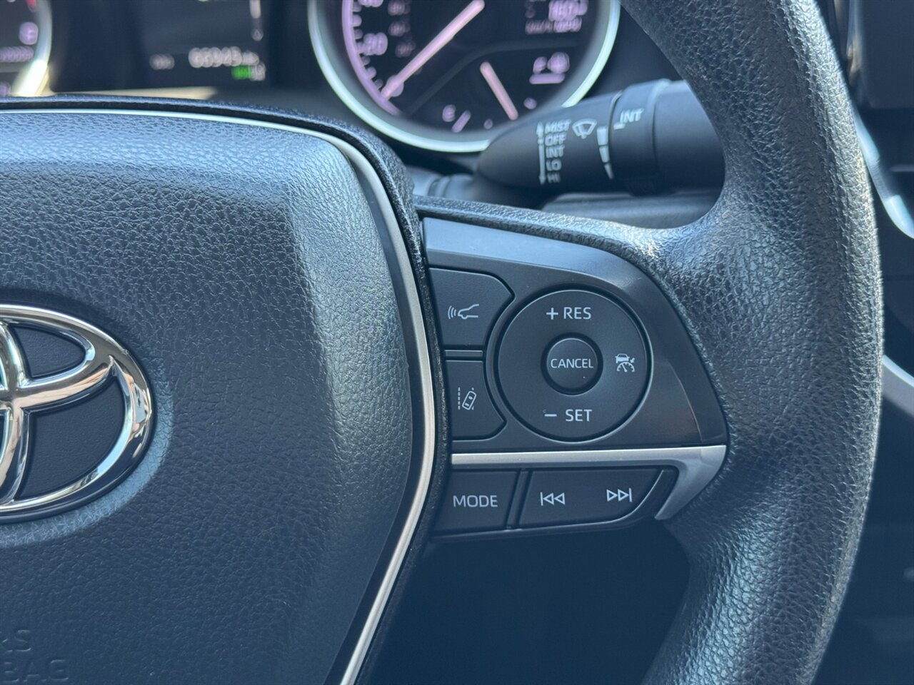 2022 Toyota Camry LE ADAPTIVE CRUISE LANE KEEP   - Photo 20 - Portland, OR 97211