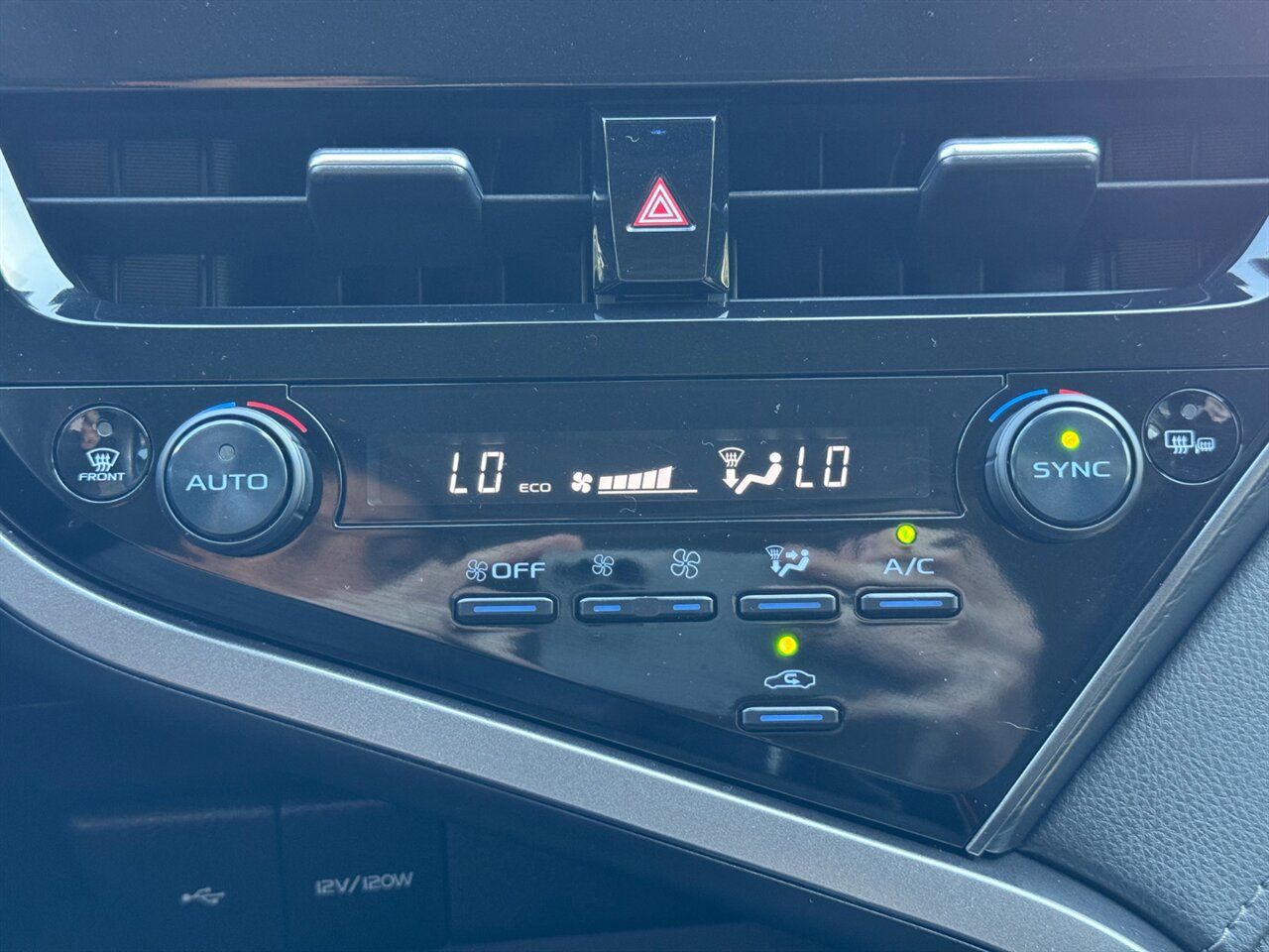 2022 Toyota Camry LE ADAPTIVE CRUISE LANE KEEP   - Photo 25 - Portland, OR 97211