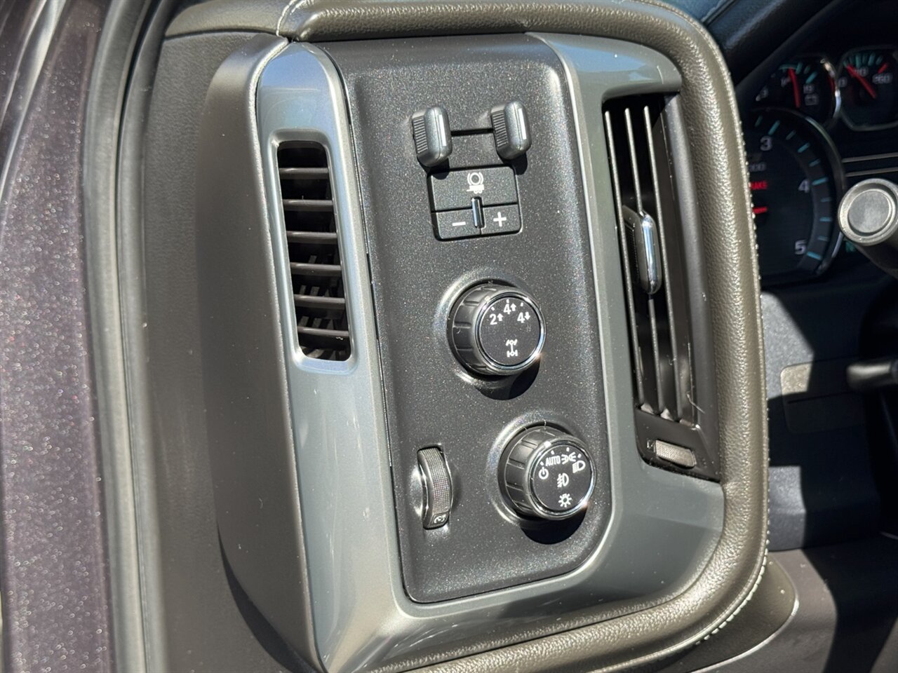 2015 Chevrolet Silverado 2500 LTZ LEATHER LOADED DIESEL - Photo 20 - Portland, OR 97211