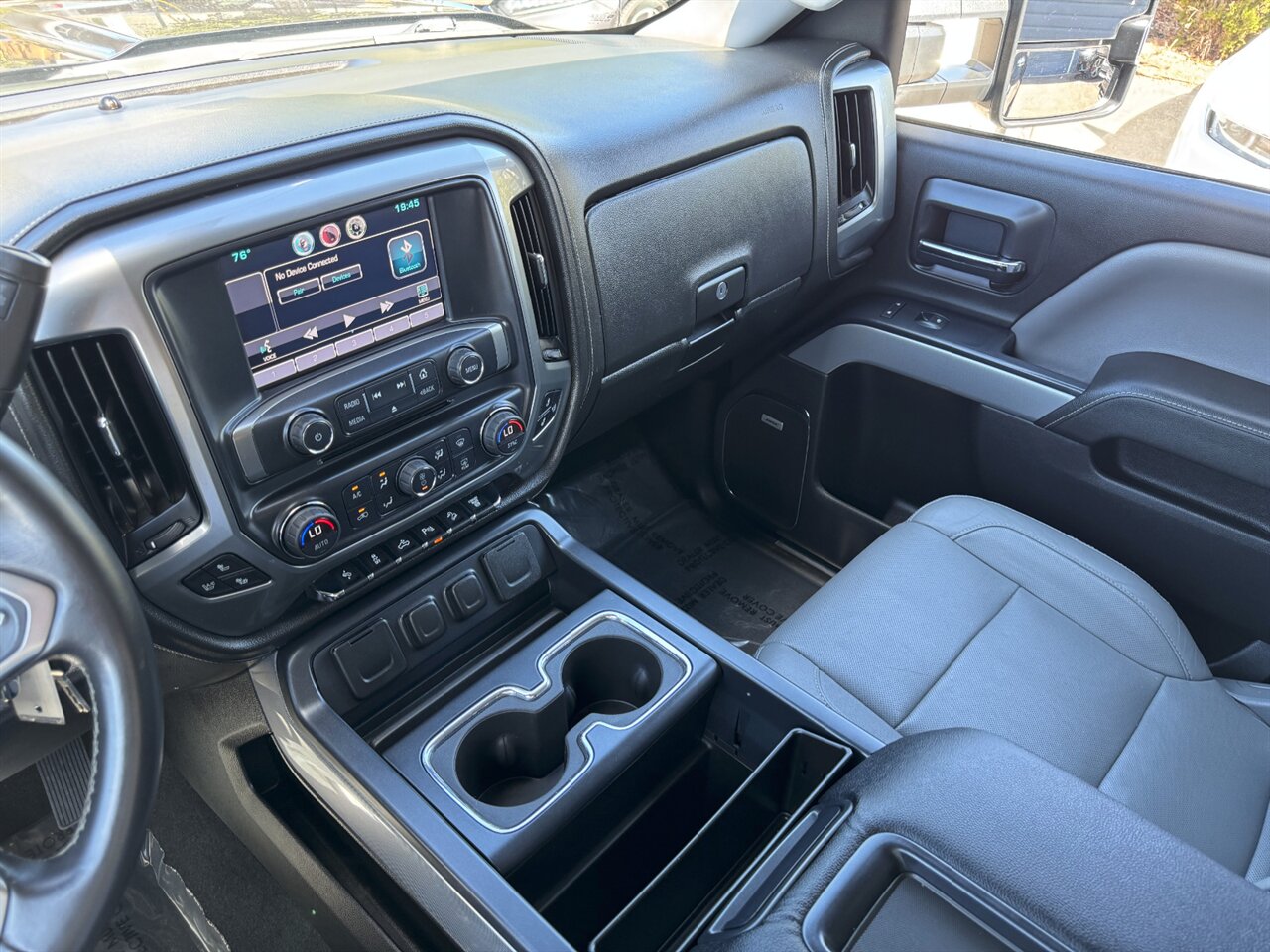 2015 Chevrolet Silverado 2500 LTZ LEATHER LOADED DIESEL - Photo 25 - Portland, OR 97211