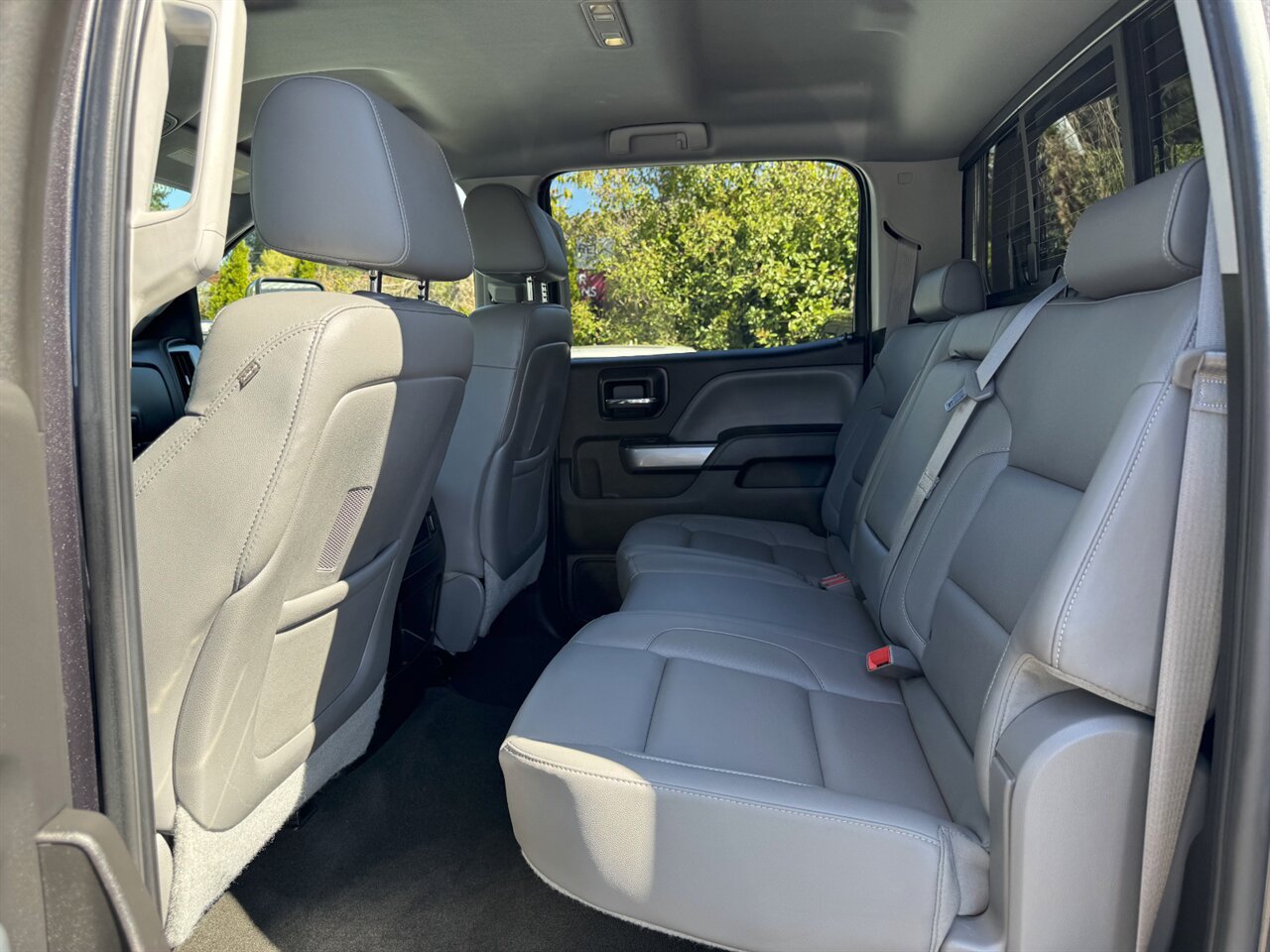 2015 Chevrolet Silverado 2500 LTZ LEATHER LOADED DIESEL - Photo 13 - Portland, OR 97211