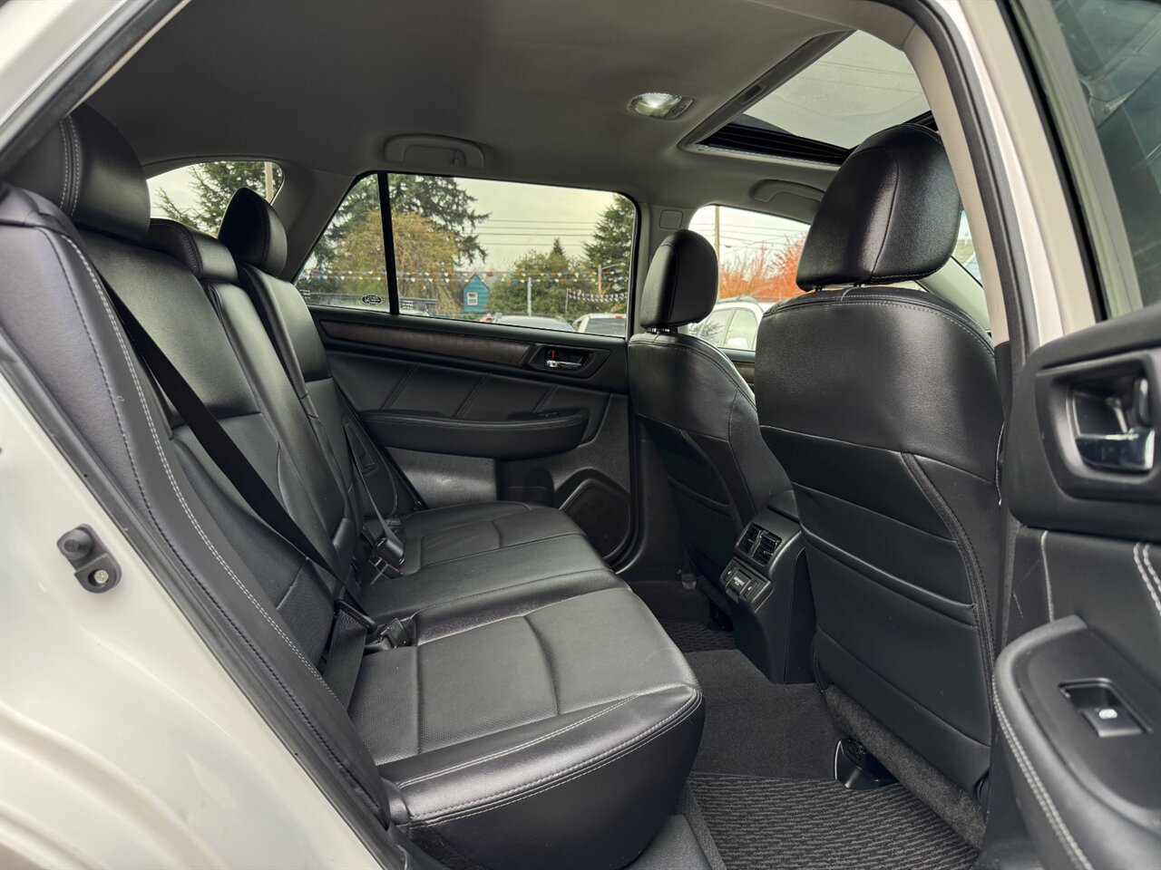 2018 Subaru Outback 3.6R Limited - Photo 16 - Portland, OR 97211