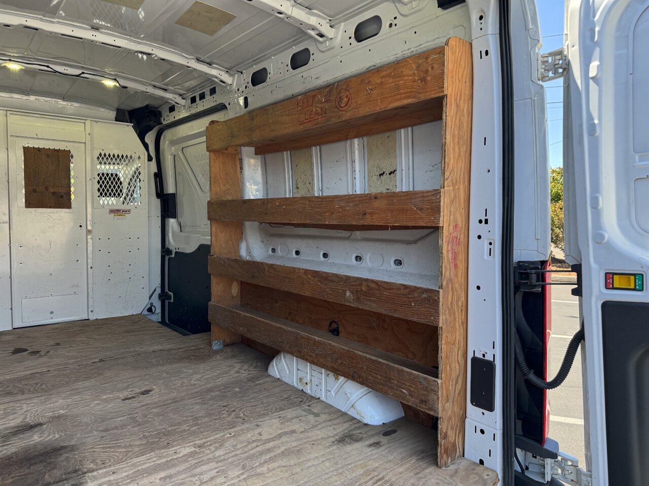 2017 Ford Transit 350 DIESEL MEDIUM ROOF - Photo 14 - Portland, OR 97211