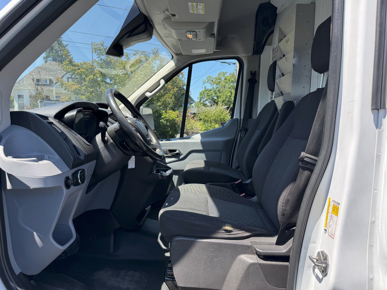 2017 Ford Transit 350 DIESEL MEDIUM ROOF - Photo 11 - Portland, OR 97211