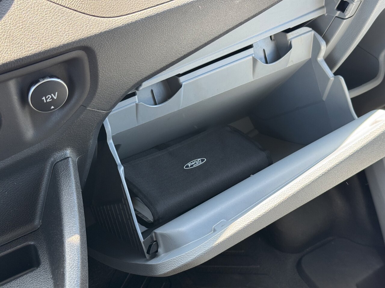 2017 Ford Transit 350 DIESEL MEDIUM ROOF - Photo 28 - Portland, OR 97211