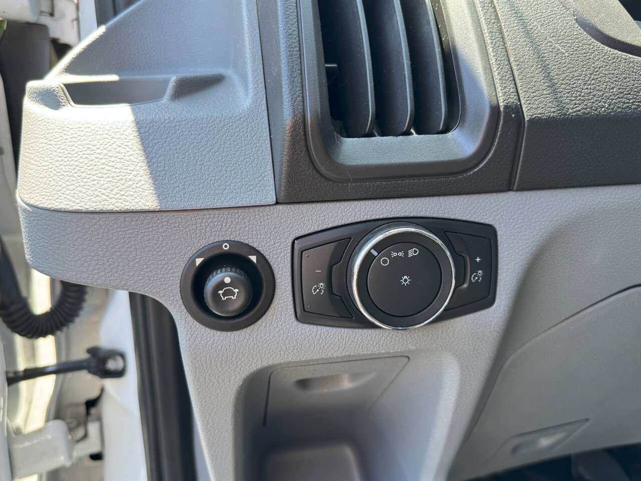 2017 Ford Transit 350 DIESEL MEDIUM ROOF - Photo 19 - Portland, OR 97211