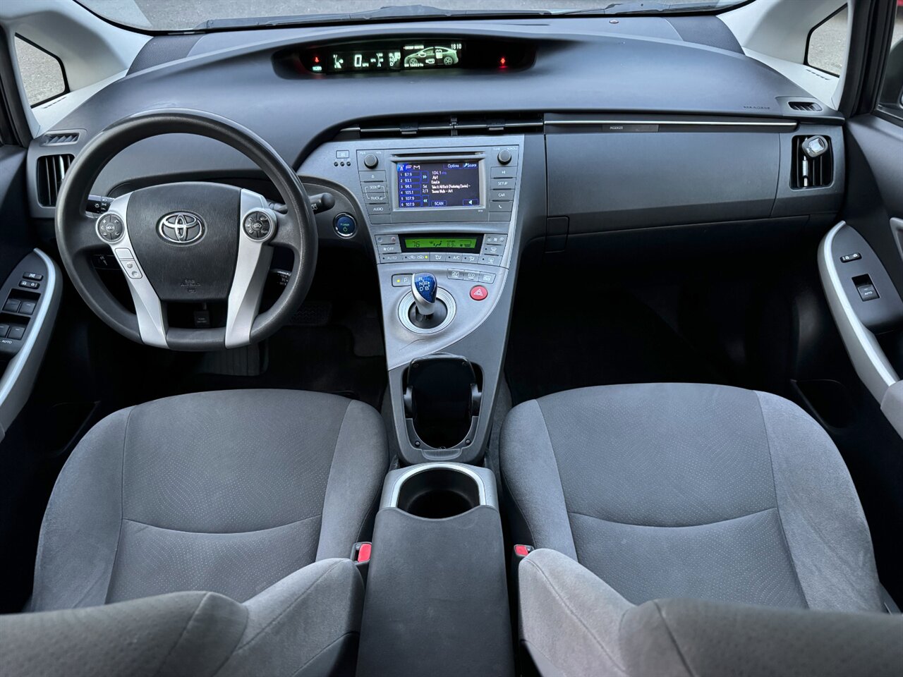 2014 Toyota Prius Three - Photo 14 - Portland, OR 97211
