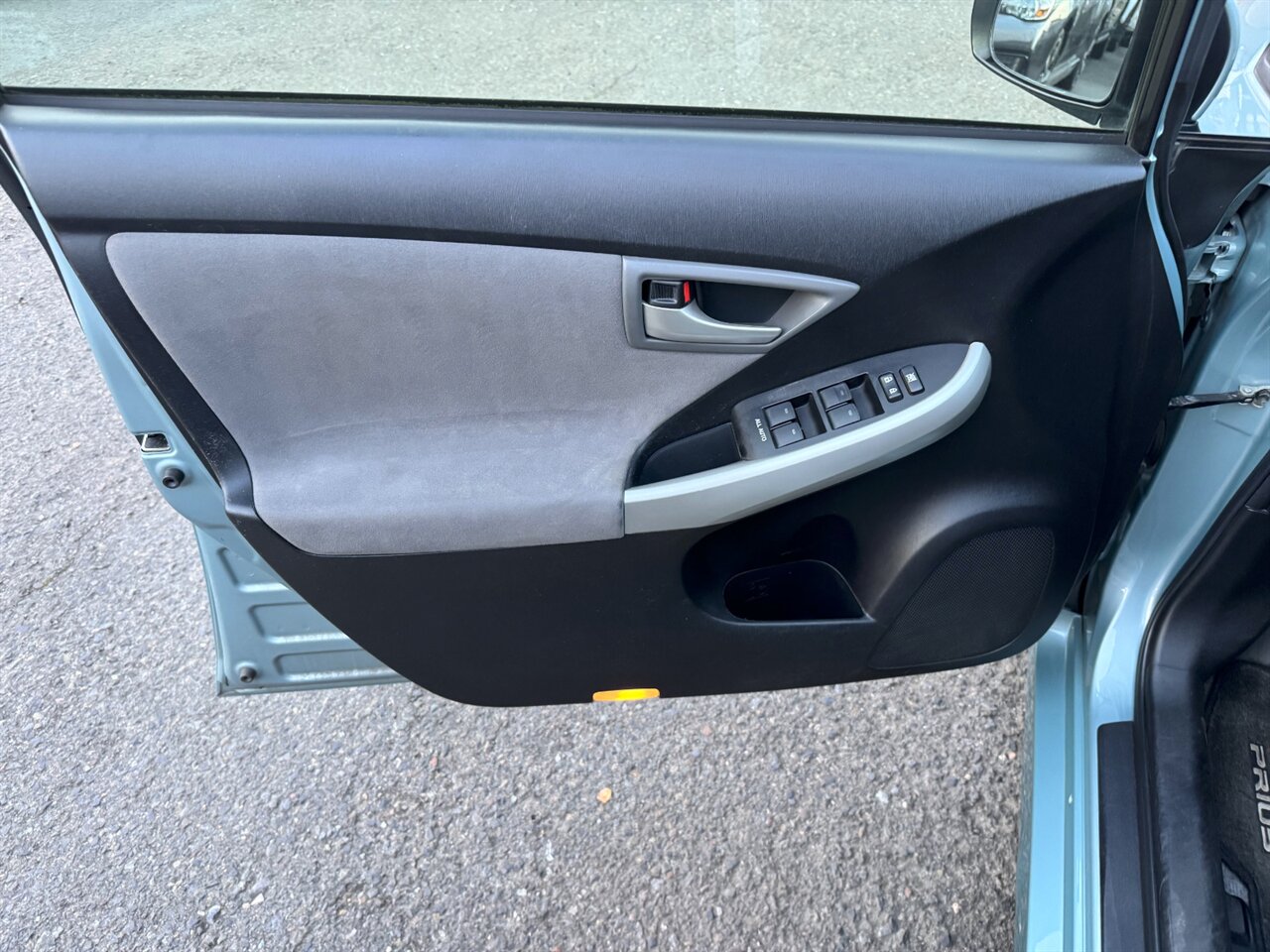 2014 Toyota Prius Three - Photo 12 - Portland, OR 97211