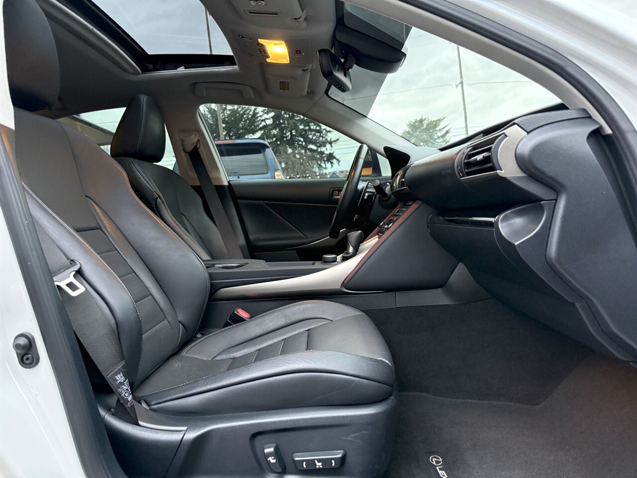 2020 Lexus IS 300 ADAPTIVE CRUISE BLIS - Photo 18 - Portland, OR 97211