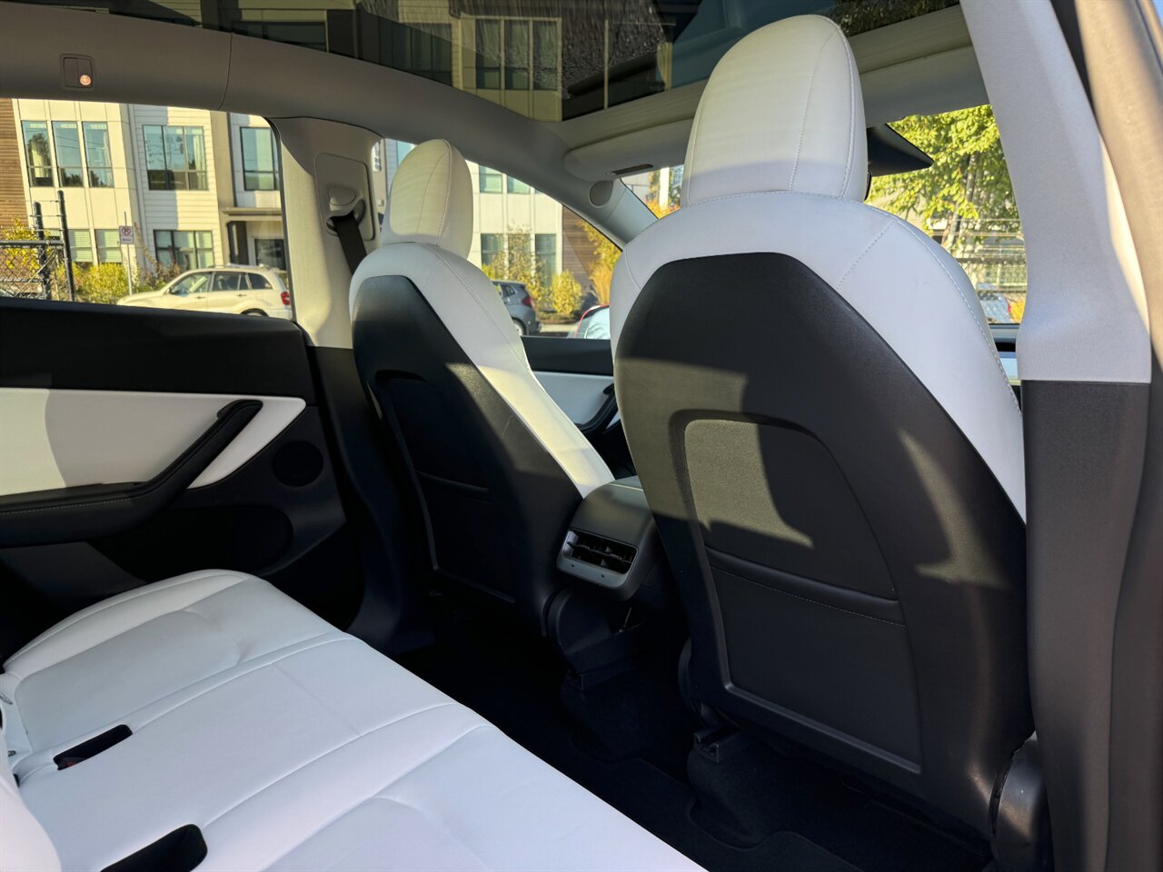 2021 Tesla Model Y Long Range   - Photo 18 - Portland, OR 97211