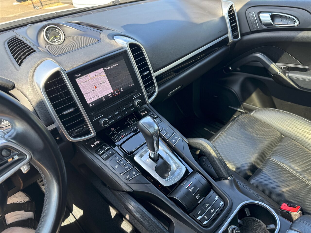 2017 Porsche Cayenne S E-Hybrid - Photo 32 - Portland, OR 97211
