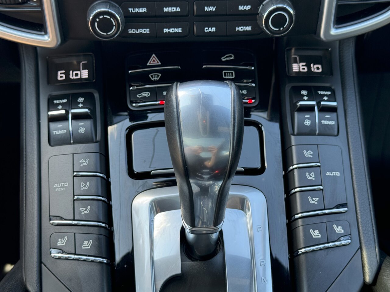 2017 Porsche Cayenne S E-Hybrid - Photo 28 - Portland, OR 97211