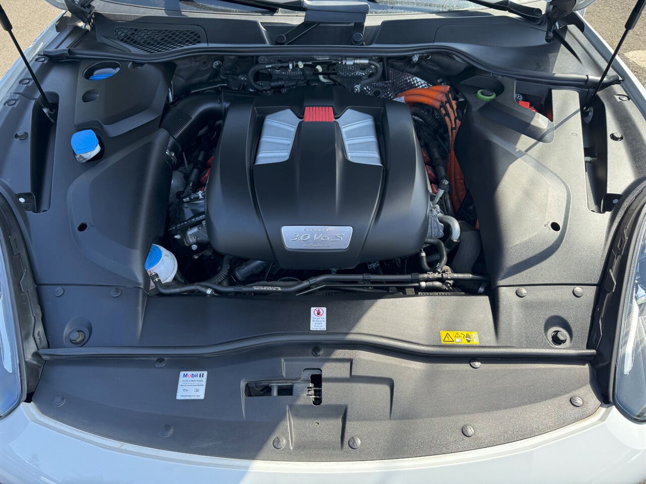 2017 Porsche Cayenne S E-Hybrid - Photo 35 - Portland, OR 97211