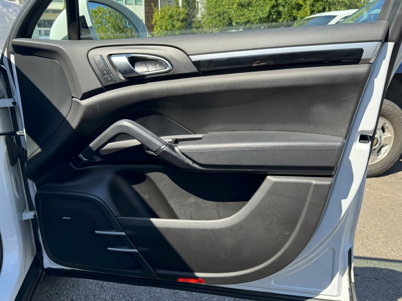 2017 Porsche Cayenne S E-Hybrid - Photo 18 - Portland, OR 97211