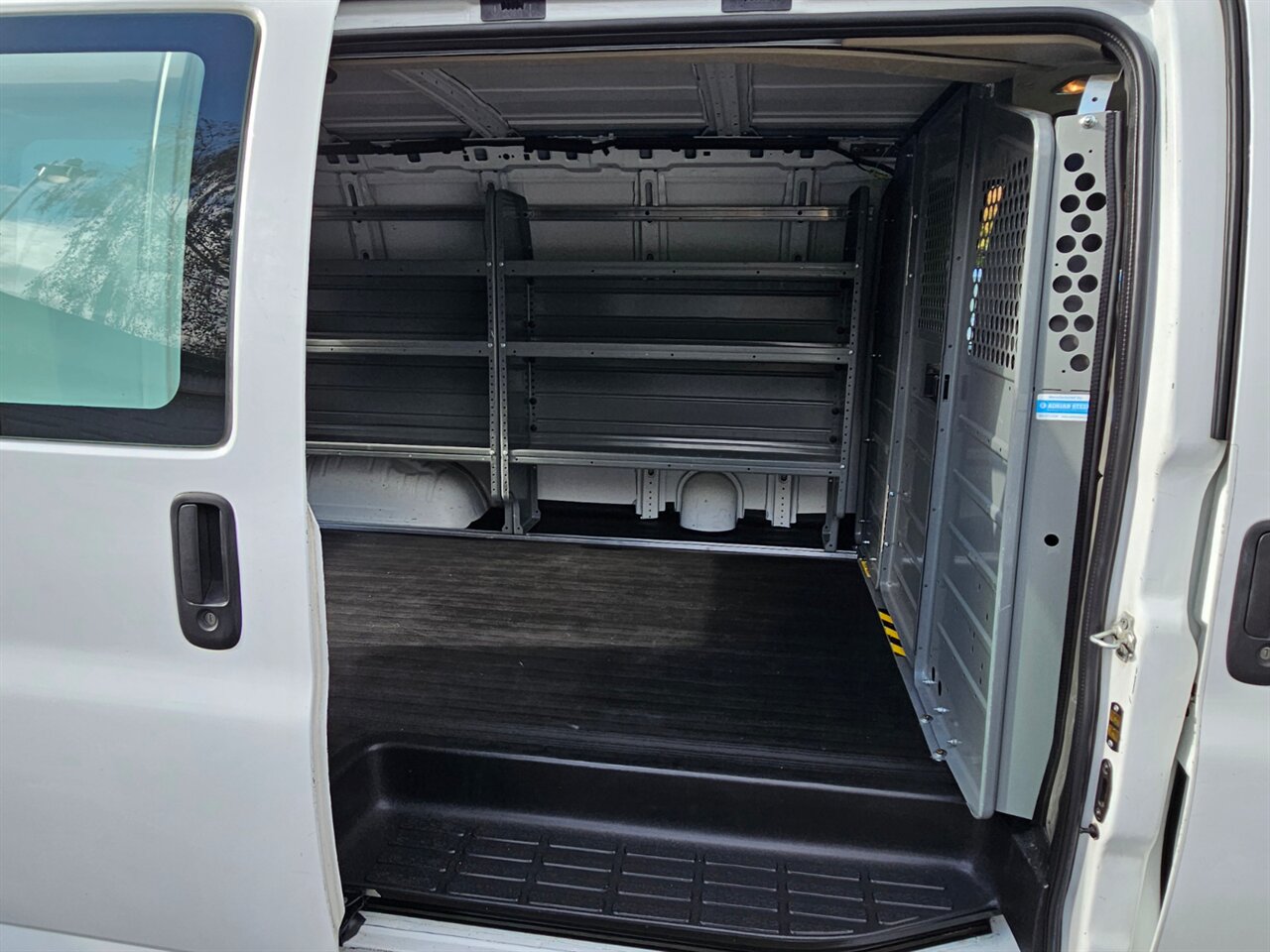2014 Chevrolet Express 1500 - Photo 12 - Portland, OR 97211
