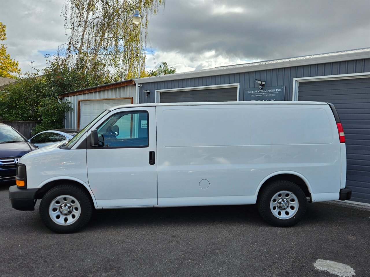 2014 Chevrolet Express 1500 - Photo 3 - Portland, OR 97211